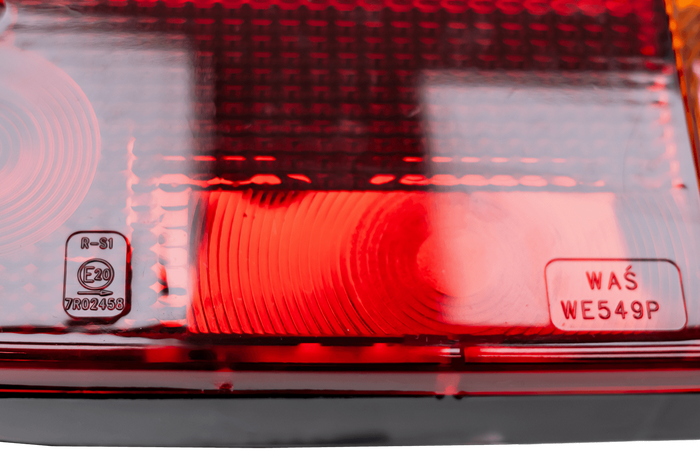 Το πίσω φως WAŚ WE549P 3 λειτουργεί σωστά