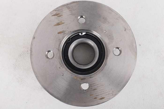 OUTLET Πλήμνη με ρουλεμάν για άξονα KNOTT 4x98 χωρίς φρένο