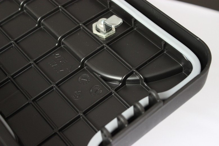 DAKEN 82203 BLACKIT εργαλειοθήκη 750x300x355mm 50,6l με βραχίονες στήριξης