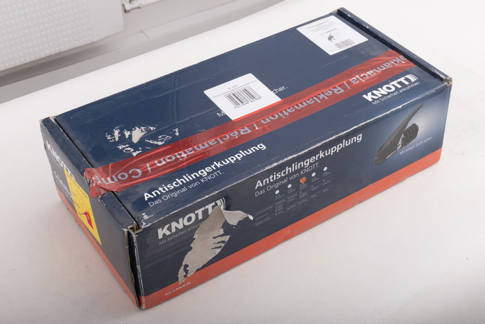 Ρυμουλκούμενο OUTLET KNOTT KS30 με σταθεροποιητή για ρυμουλκούμενο 3000kg με σωληνωτή ράβδο έλξης 50mm 85