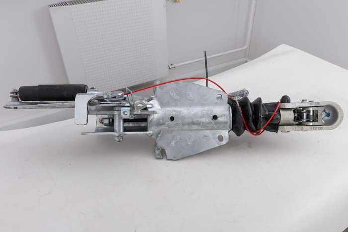 Συσκευή υπερκάλυψης OUTLET KNOTT KF27B με κοτσαδόρο K27A για ρυμουλκούμενο 2700 kg με ράβδο έλξης τύπου V