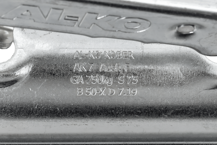 Ρυμουλκούμενο AL-KO AK7 PLUS με σφαιρική ράβδο για ρυμουλκούμενο 750 kg με σωληνωτή ράβδο έλξης 50 mm