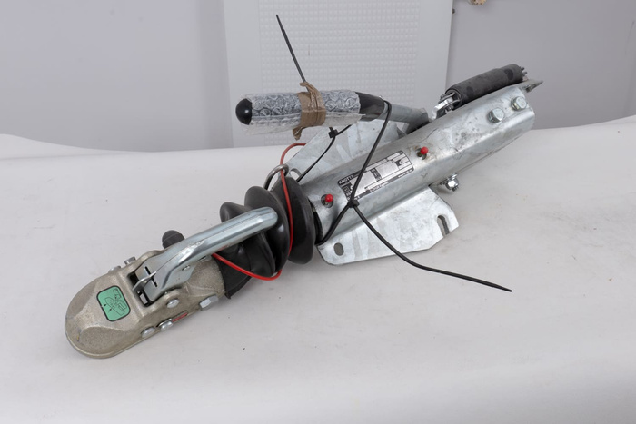 Συσκευή υπερκάλυψης OUTLET KNOTT KF27B με κοτσαδόρο K27A για ρυμουλκούμενο 2700 kg με ράβδο έλξης τύπου V