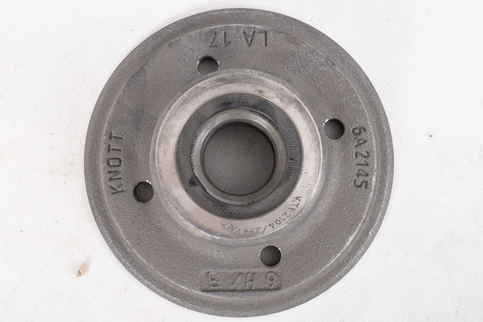 OUTLET Πλήμνη με ρουλεμάν για άξονα KNOTT 4x98 χωρίς φρένο