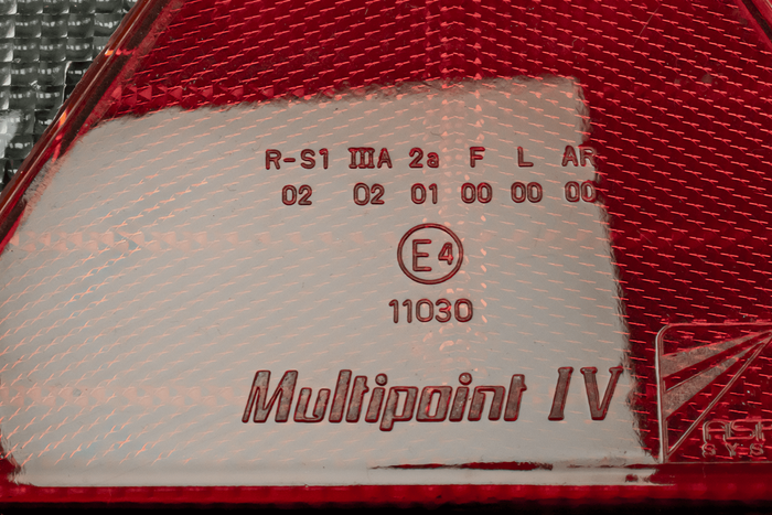 Το πίσω φως ASPÖCK MULTIPOINT IV 5 λειτουργεί δεξιά