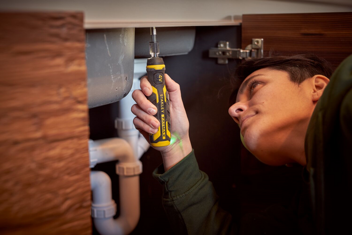 STANLEY Ασύρματο κατσαβίδι 4V με φορτιστή και μύτες