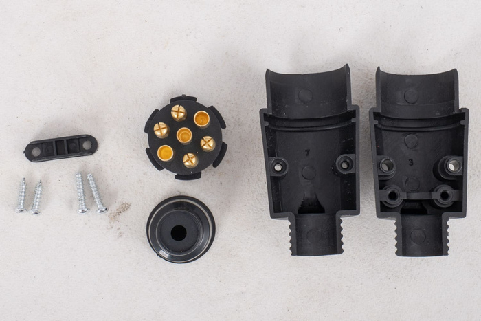 ΠΡΙΖΑ 7-ΠΙΝ KAMAR βύσμα για υποδοχή κοτσαδόρου