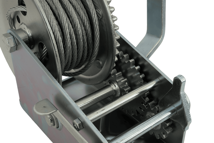 Χειροκίνητο βαρούλκο KNOTT 6X0017.008 για ρυμουλκούμενο 900kg με χαλύβδινο συρματόσχοινο