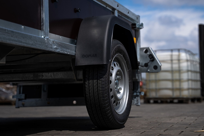 Σετ δύο λασπωτήρες για τρέιλερ 13-14" DOMAR D20112 επίπεδες θόλοι τροχών 660/190 mm