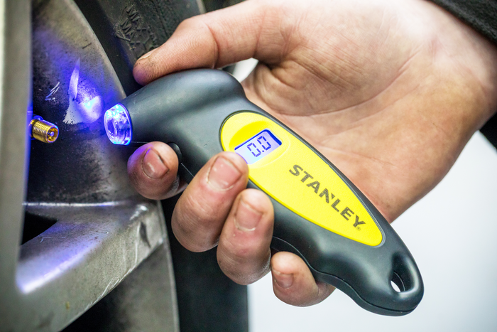 Ψηφιακός μετρητής πίεσης ελαστικών STANLEY για αυτοκίνητα, εύρος 0-6,2 bar