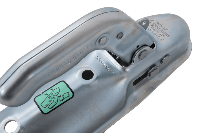 Ρυμουλκούμενο KNOTT K7.5-E με σφαιρική ράβδο για ρυμουλκούμενο 750kg με σωληνωτή ράβδο έλξης 70mm