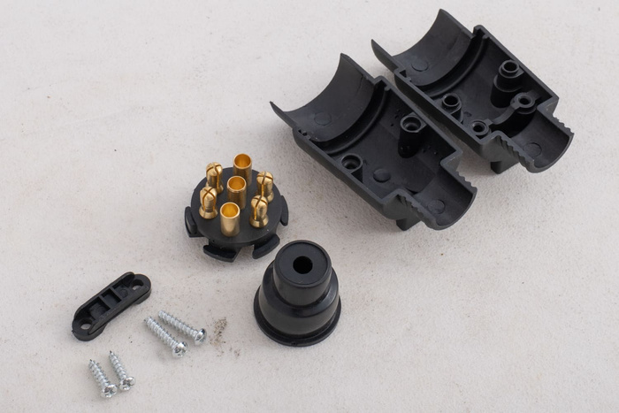 ΠΡΙΖΑ 7-ΠΙΝ UNITRAILER βύσμα για υποδοχή κοτσαδόρου