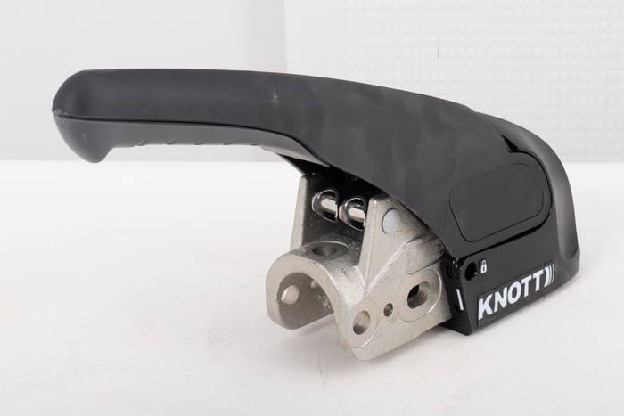 Ρυμουλκούμενο OUTLET KNOTT KS30 με σταθεροποιητή για ρυμουλκούμενο 3000kg με σωληνωτή ράβδο έλξης 50mm 85