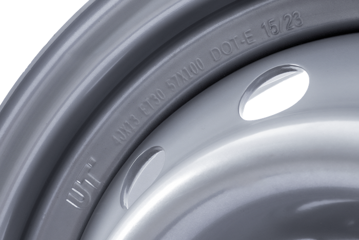 Ατσάλινο χείλος για το τρέιλερ UNITRAILER 4Jx13"H2 4x100 ET:30